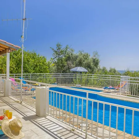Villa Kiki By